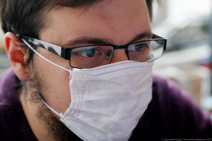 Роспотребнадзор: продавцы имеют право отказать в обслуживании посетителю без маски