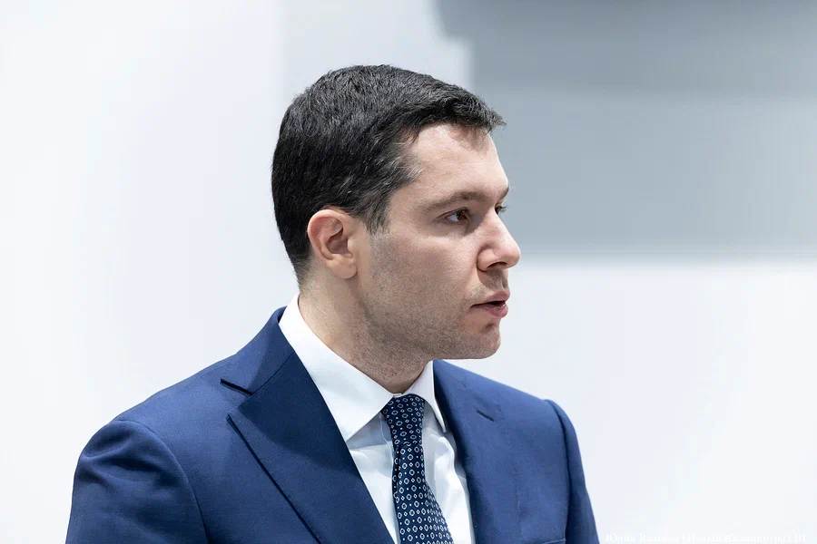 Алиханов сообщил Путину о росте объемов производства в России