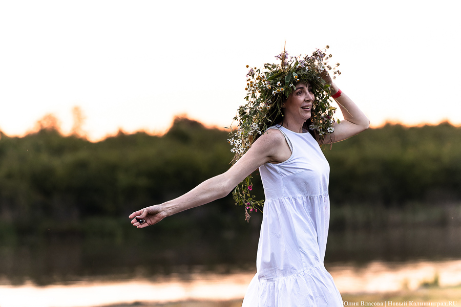 В свете пламени костра: как в Ушкуе отмечали праздник Ивана Купалы (фото)