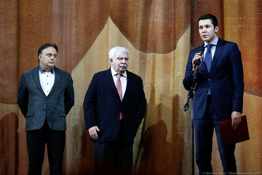 Лучшее время года прошло: в Калининграде показали «Дядю Ваню» Римаса Туминаса