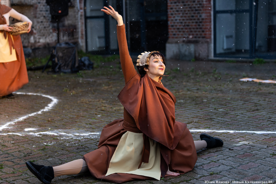 Не кантовать: в башне «Врангель» сыграли спектакль про Канта