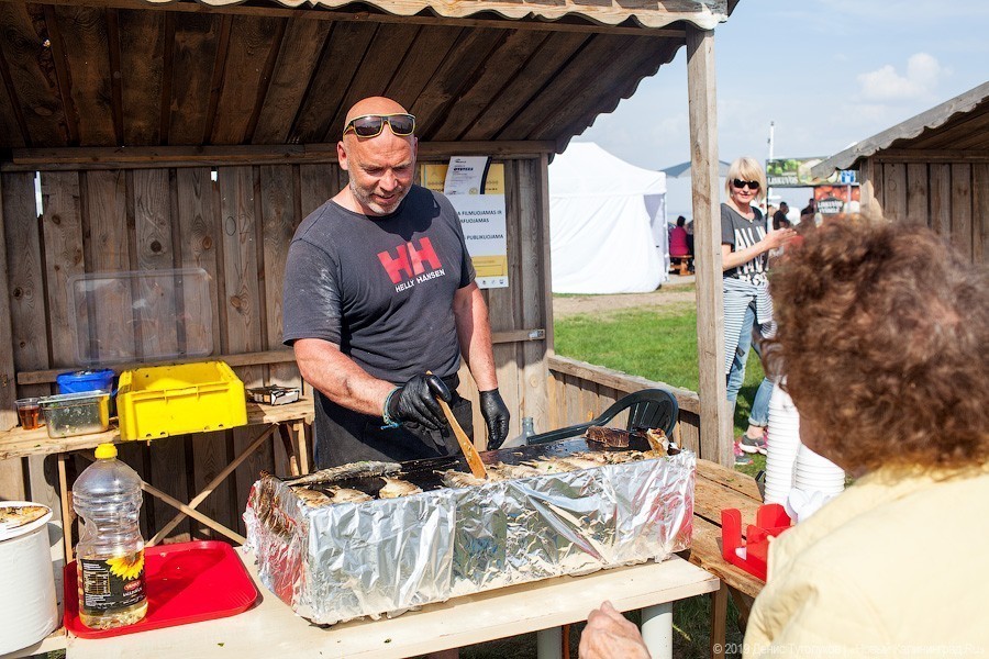 Съесть рыбца, а не собаку: почему мы любим деревенские праздники в Ниде
