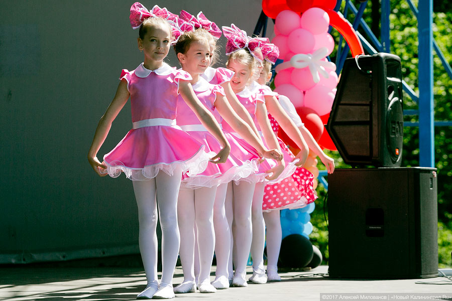 «Пляши от души»: в Центральном парке Калининграда лето встретили танцами