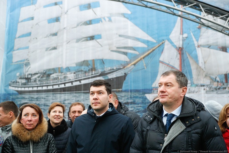 Ураган в паруса: «Крузенштерн» и «Седов» проводили в кругосветное плавание (фото)