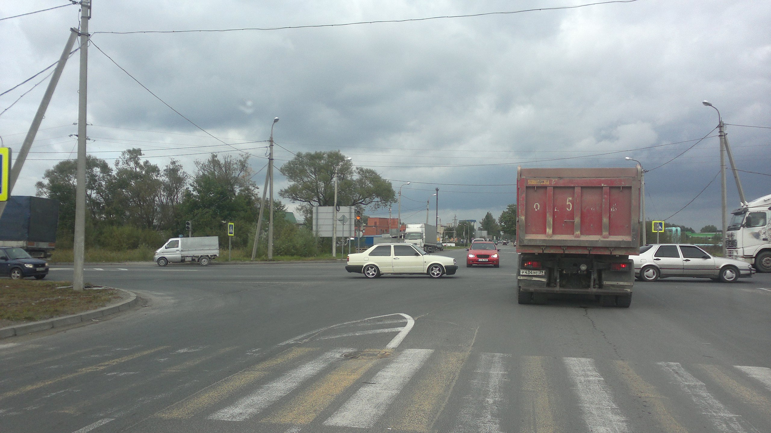 Водители о светофоре на ул. Дзержинского: «Опять шакал цветной заглючил» (фото) (дополнено)
