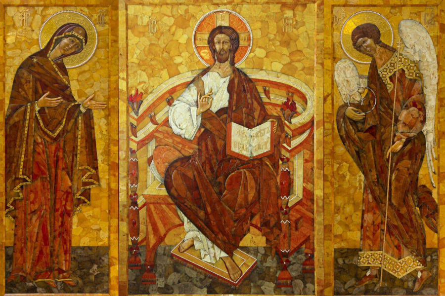 Икона, сделанная художником Александром Крыловым. Фото предоставлено Евгением Татузовым.