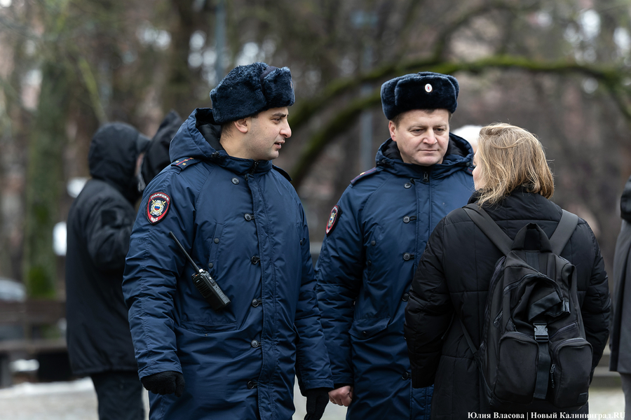 Черный ящик: в Калининграде провели сбор подписей против закона об абортах (фото)