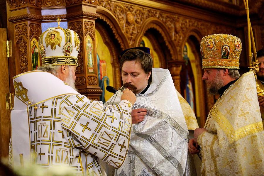 Орден за храм: что Патриарх шепнул на ухо Ярошуку на торжественной службе