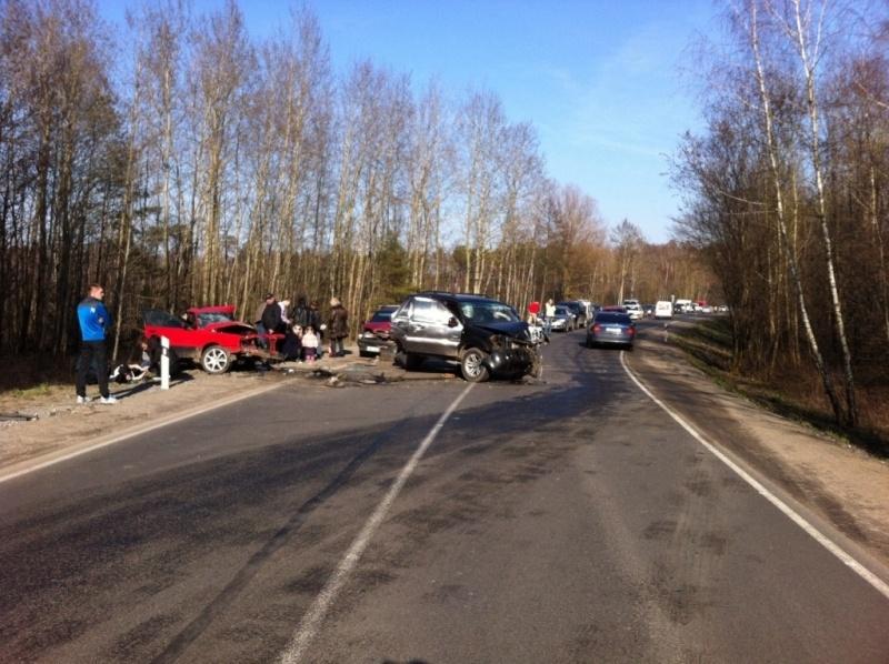 ДТП с участием трёх автомобилей около Ижевского: пострадали двое, один погиб (фото)