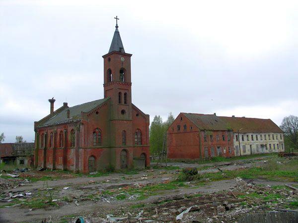 Москвичи пытаются по объявлению в газете продать кирху в Славском районе (+фото)