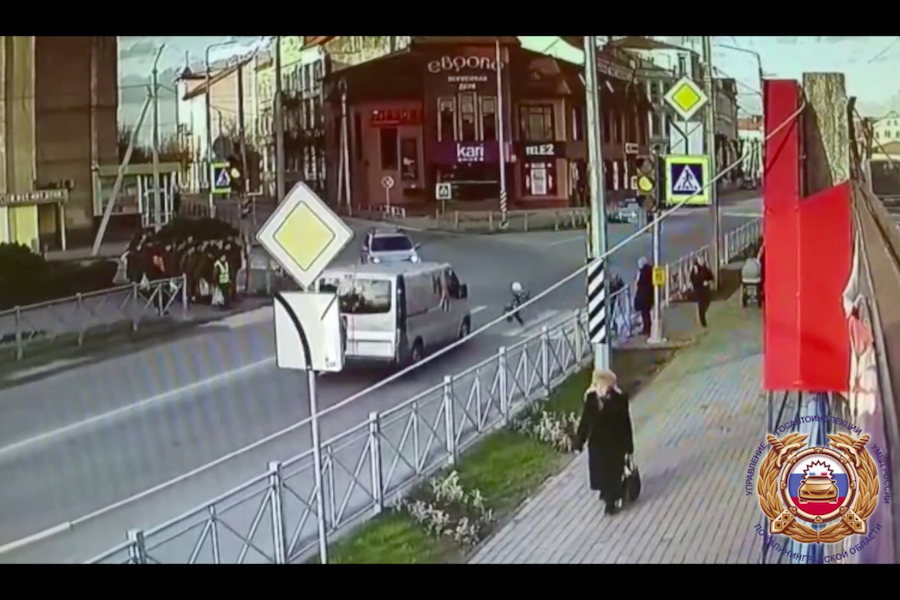 Нажала кнопку и побежала: опубликовано видео ДТП со сбитой в Советске девочкой