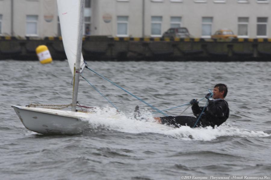 Дотянуться до звезд: фоторепортаж с парусной регаты «Кубок космонавта Леонова»