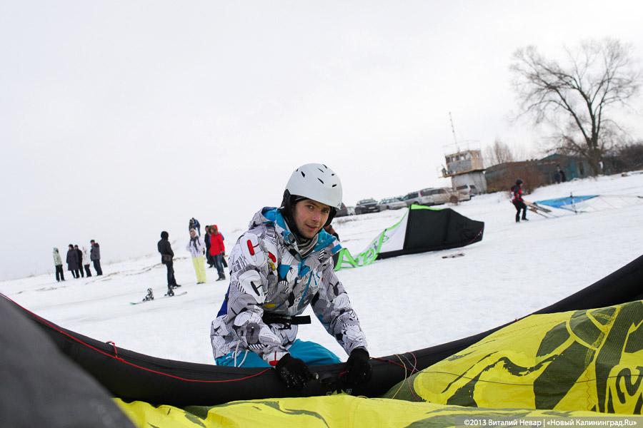 «Без тормозов»: репортаж с соревнований по сноукайтингу и айсбордингу