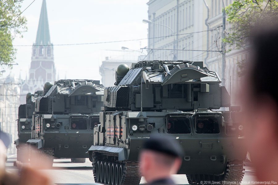 Мчатся самолеты ниже облаков: репетиция Парада Победы в Москве (фото)