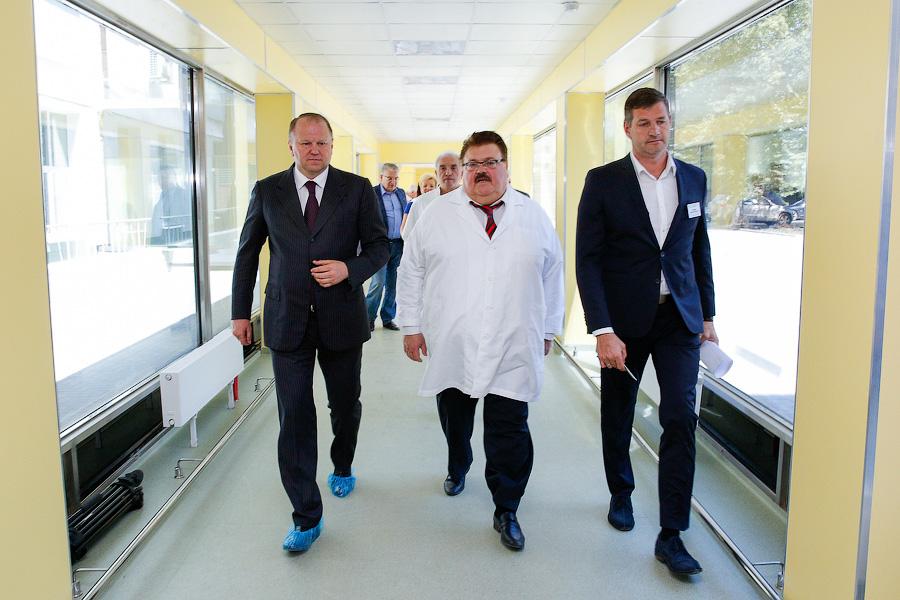 «Скорая» под крышей: как идет ремонт в калининградской областной больнице