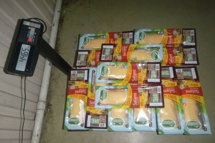 Таможенники уничтожили 600 кг польского мяса, колбасы, сыра и масла