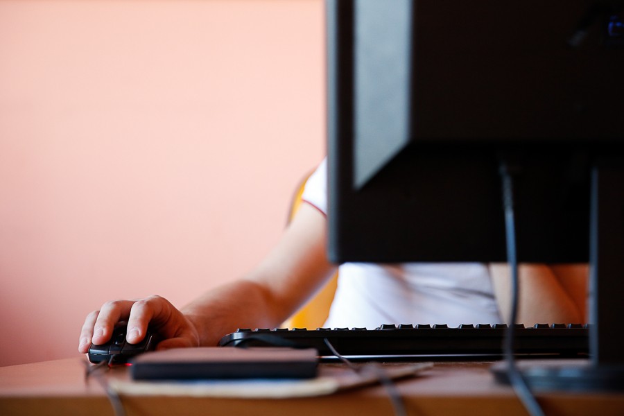 Социологи узнали, сколько россиян ежедневно выходят в интернет