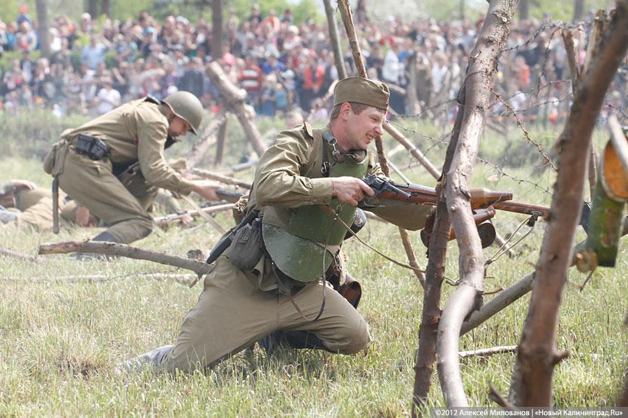 «Ещё одна победа»: фоторепортаж с реконструкции штурма форта №5