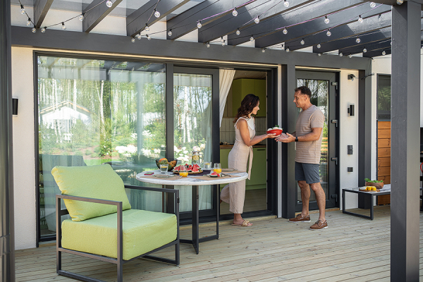 Центр «Гленс» и окна «РЕХАУ»: функциональные решения для остекления дома