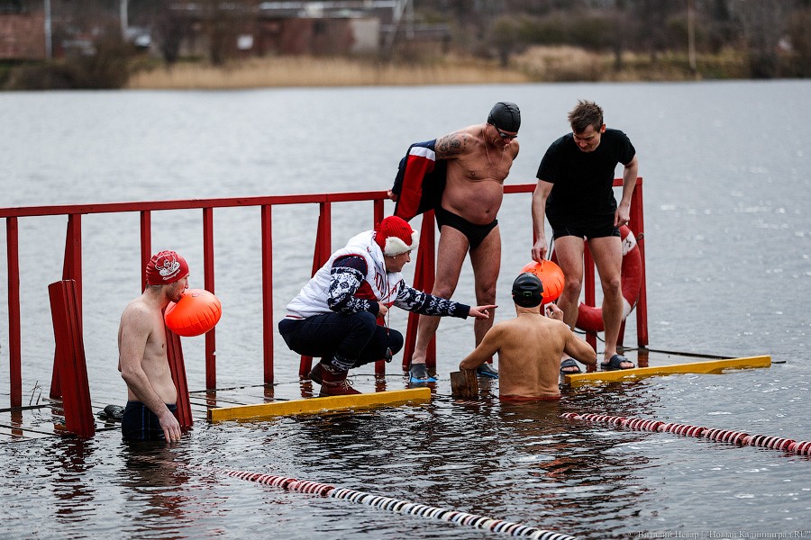 Холодный мир: на Шенфлизе прошли купания польских и калининградских моржей (фото)