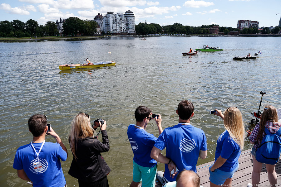 Стартовали: в Калининграде прошли соревнования лодок на солнечных батареях