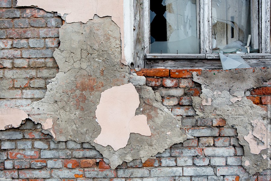 Почти бомжи: что не поделили завод-банкрот, депутат и жительница Советска