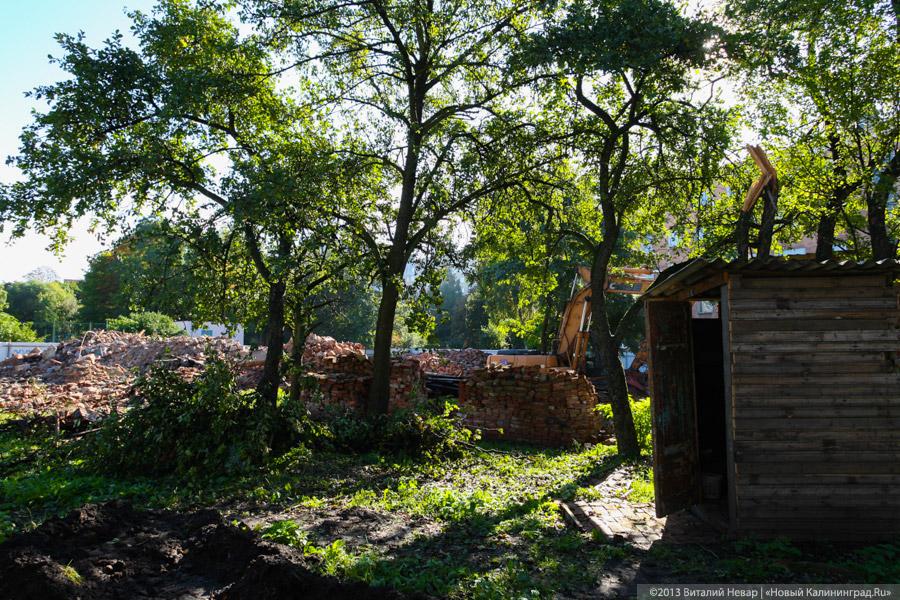 Камня на камне: снесено здание кинотеатра «Баррикады», переданное РПЦ