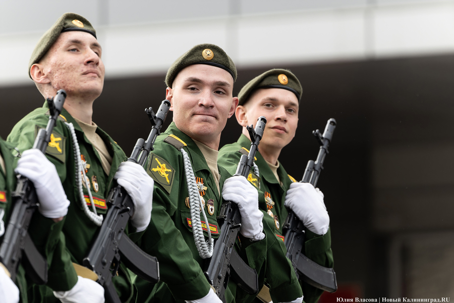 Как проходил Парад Победы в Калининграде (фото)