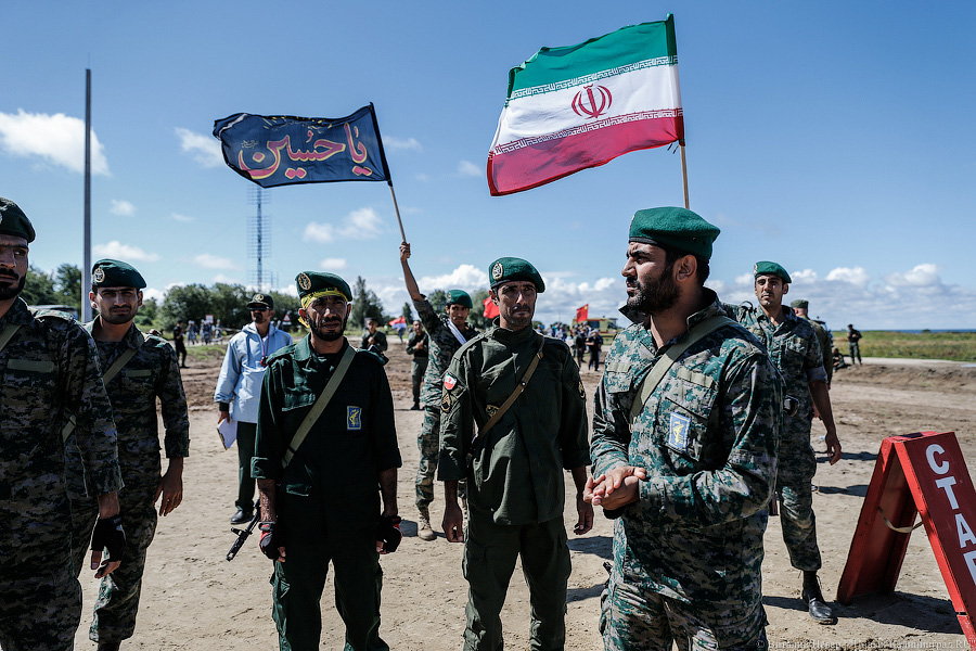 Чей морпех круче всех: фоторепортаж с конкурса «Полоса препятствий»