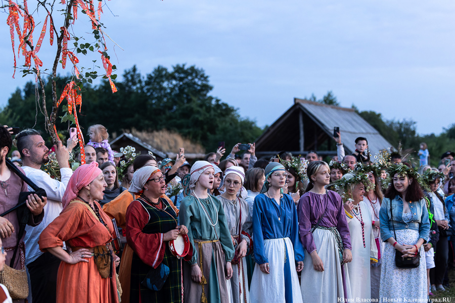 В свете пламени костра: как в Ушкуе отмечали праздник Ивана Купалы (фото)
