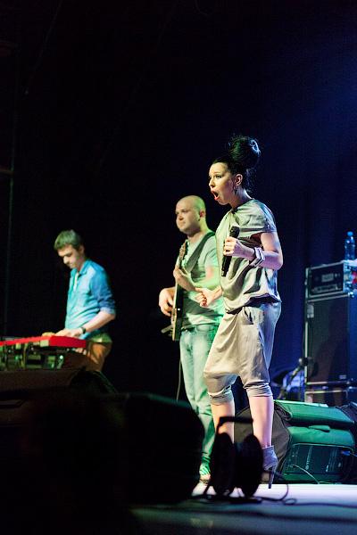 «Ну вот и поговорили»: фоторепортаж с концерта певицы Елки