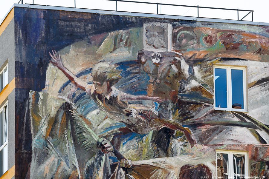 То, чему предстоит стать классикой: на зданиях БФУ им. Канта нарисовали четыре мурала (фото)