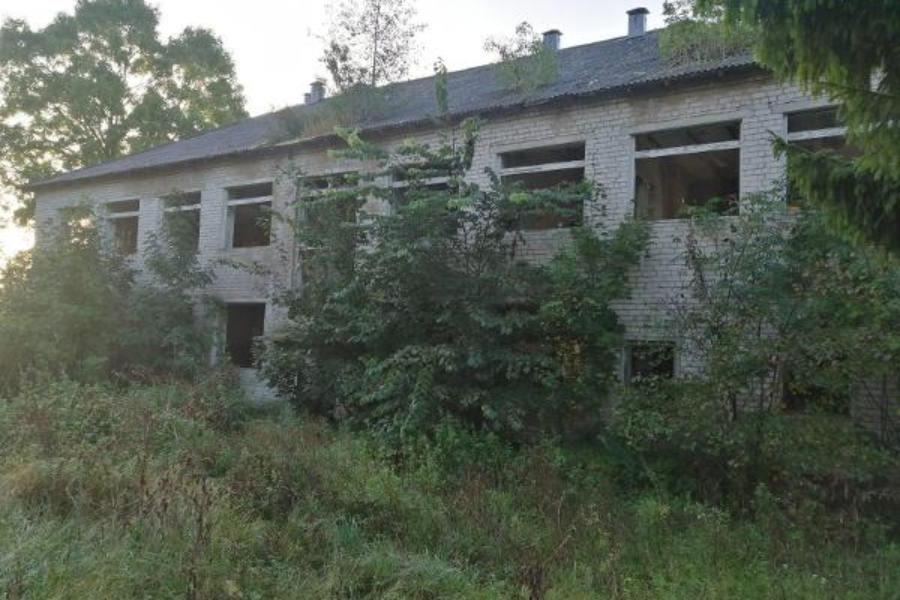 В Неманском округе выставили на торги здание бывшего детского сада (фото)