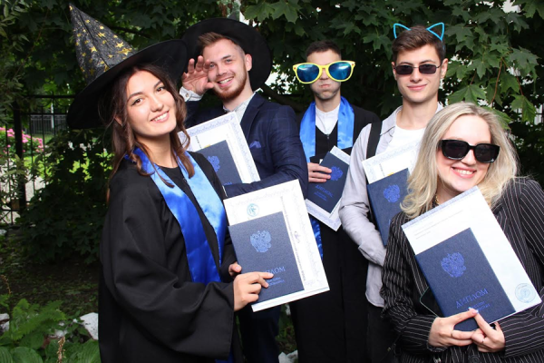 Поступай правильно — поступай в МФЮА