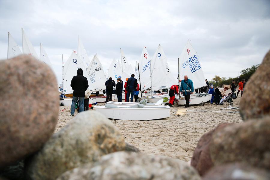 Паруса памяти: фоторепортаж с регаты, посвященной Дню Победы