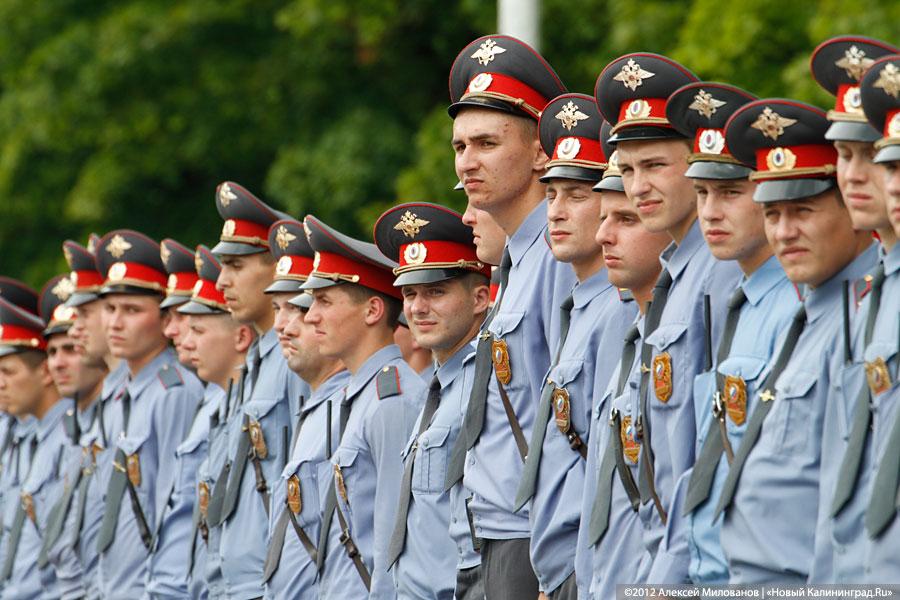 «К дежурству готовы»: фоторепортаж со смотра личного состава полиции