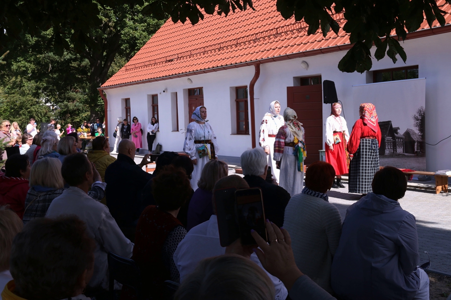 Есенин в Кёнигсберге: в Чистые пруды привезли личные вещи поэта (фото)