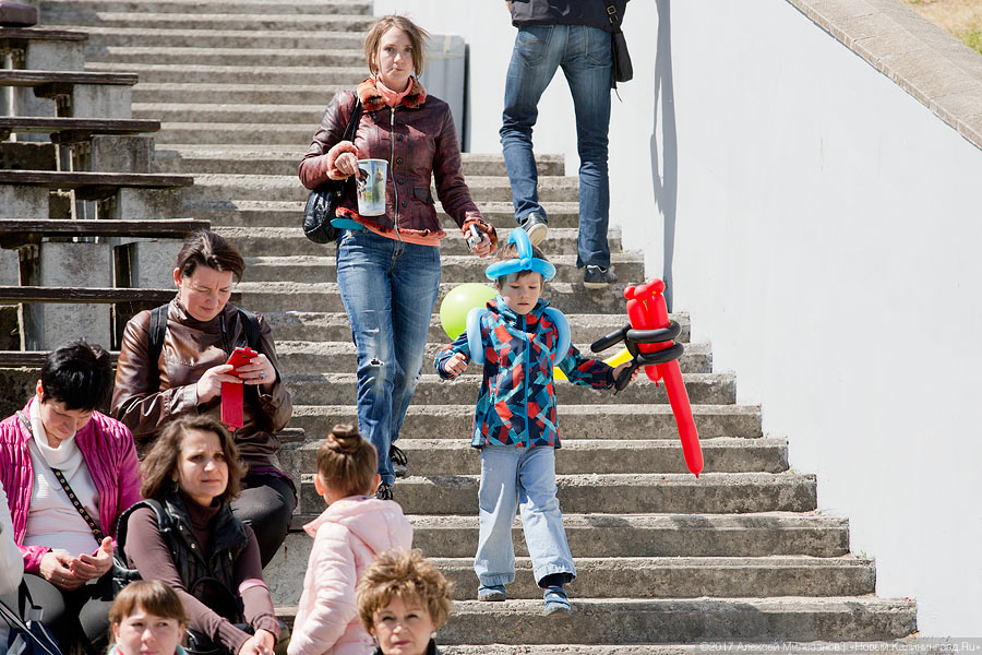 «Пляши от души»: в Центральном парке Калининграда лето встретили танцами