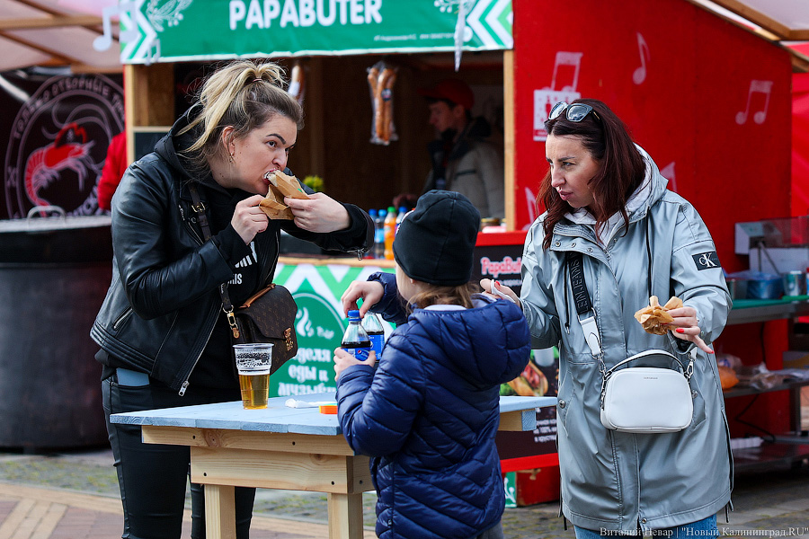 Шашлычок под медлячок: на острове Канта стартовала «Неделя еды и музыки» (фото)