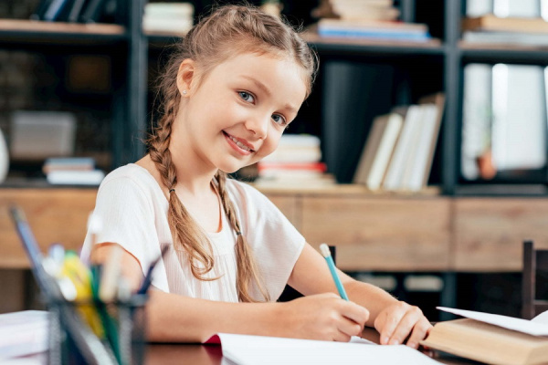 Учёба на отлично: репетиторский центр «Сектор знаний» приглашает на занятия