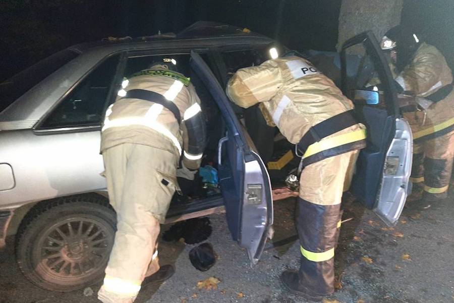 Под Гусевом сотрудники МЧС спасли трех человек, попавших в ДТП