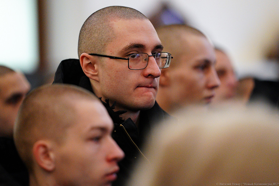 С ними Бог и Андреевский флаг: в Балтийске морпехи прошли крестным ходом к храму (фото)