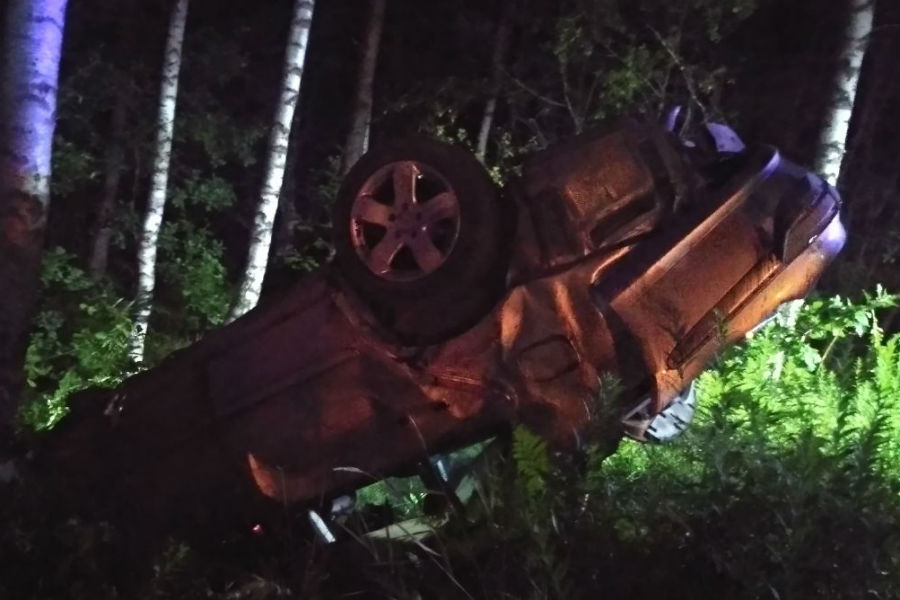 На Балтийском шоссе погиб водитель «Мерседеса» (фото)