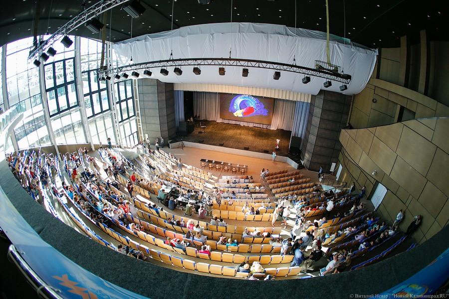 «Разве можно наспех?»: как в светлогорском Театре эстрады впервые провели КВН