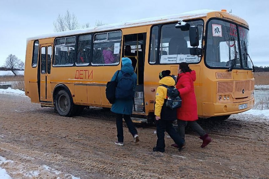 Власти обещают «детально обследовать» сорванный льдом понтонный мост в Матросовку