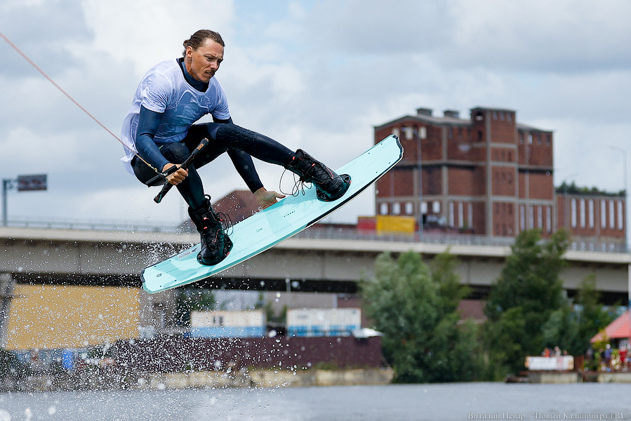 Фронтролл на Преголе: в Калининграде проходит первенство России по вейкбордингу (фото)