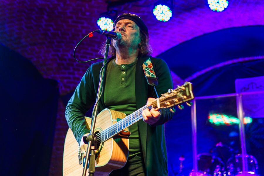 «Нам нужен просто светлый день»: как прошёл концерт Башакова в Калининграде