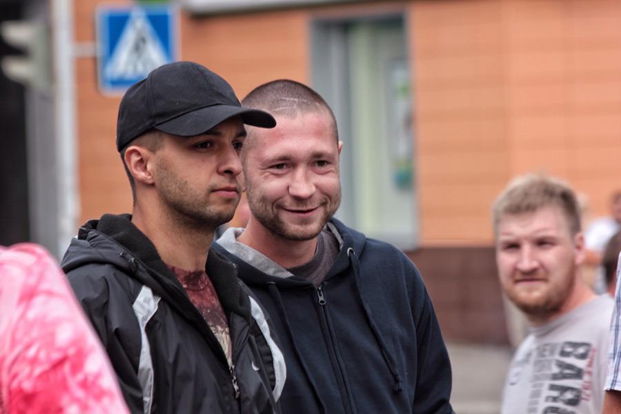 Протест протесту: на митинге против войны на Украине потасовку разнимал ОМОН