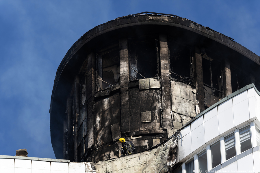 Дом со сгоревшим пентхаусом на Эпроновской планирует отремонтировать ФКР (фото)