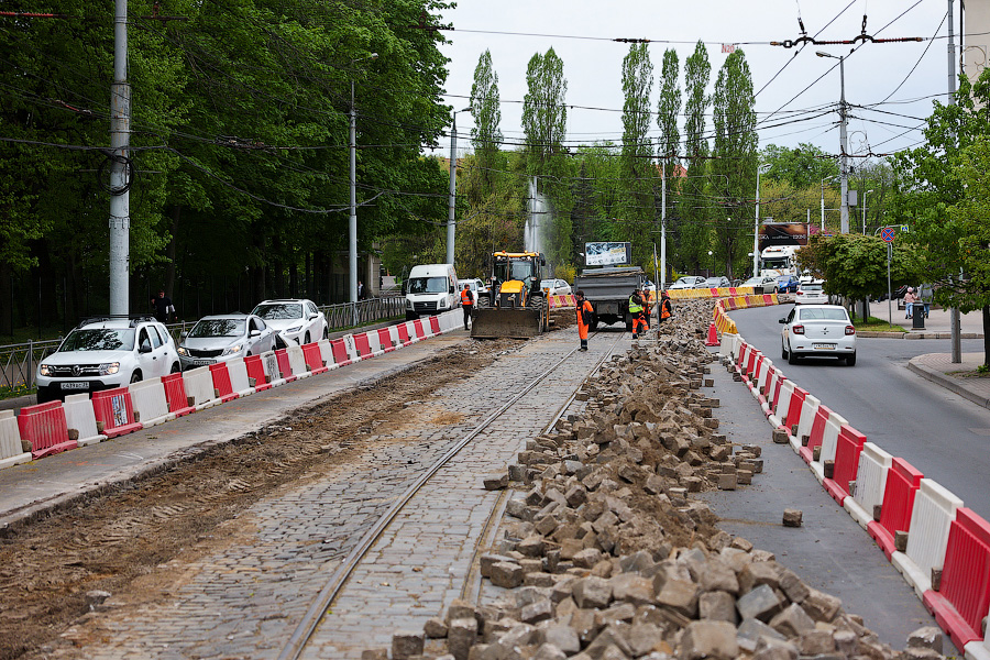 Ради трамвая придется потерпеть: что происходит на пр. Мира из-за перекладки рельсов (фото)